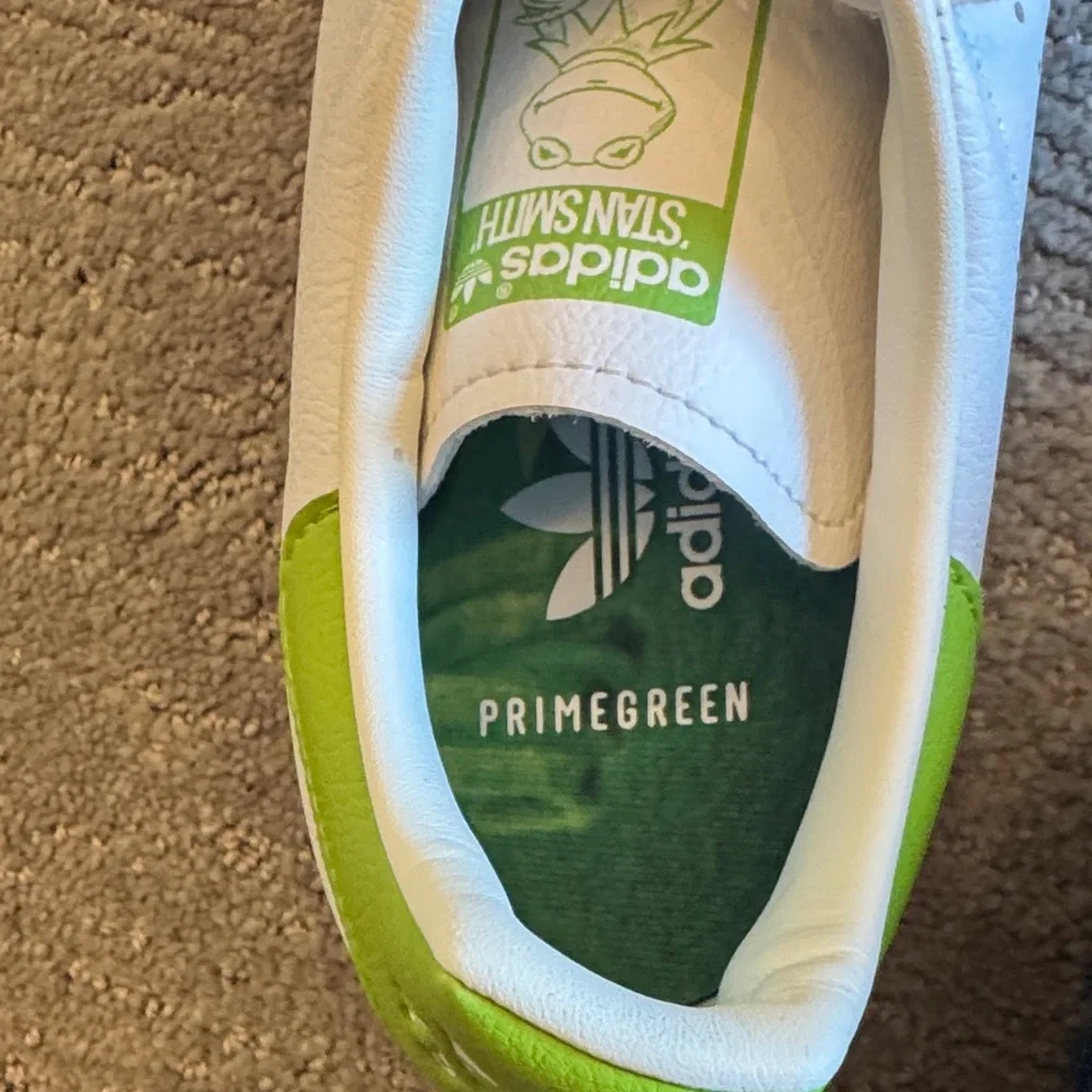 Adidas Stan Smith Kermit and Miss Piggy Sneakers - Picture 10 of 10